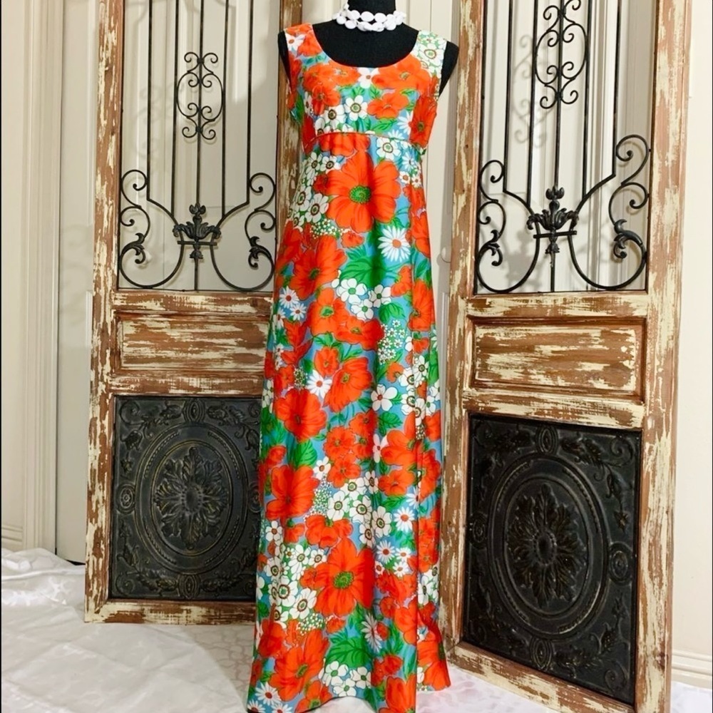 Concept 70’s Vintage Floral Maxi Dress‎